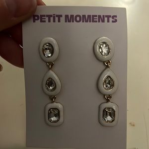 Petit moments Cole Earrings in White